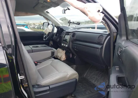 2017 Toyota Tundra Sr 4.6L V8 z USA, uszkodzony, nr VIN 5TFRM5F16HX110675